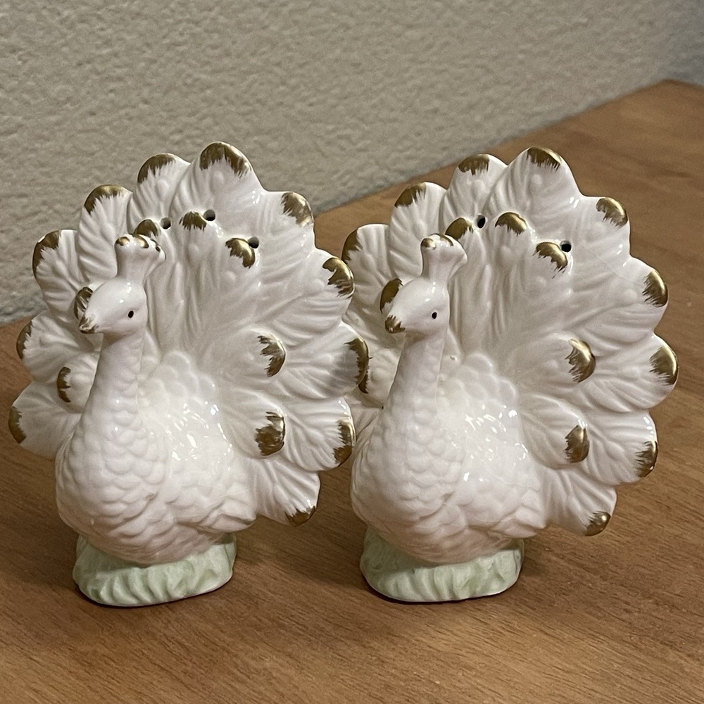 Cosmos Peacock Salt & Pepper Shakers White Gold
